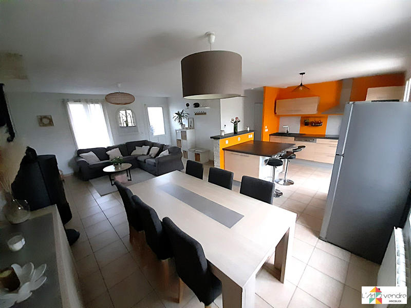Maison - 103 m² - 6 pièces