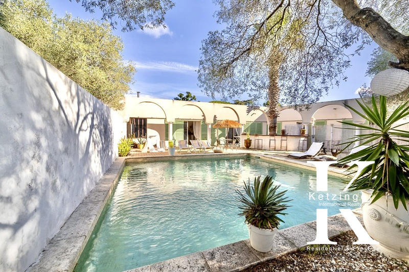 Maison - 249 m² - 8 pièces