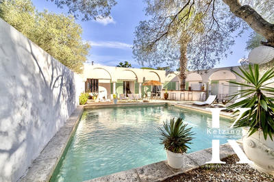 Maison - 249 m² - 8 pièces