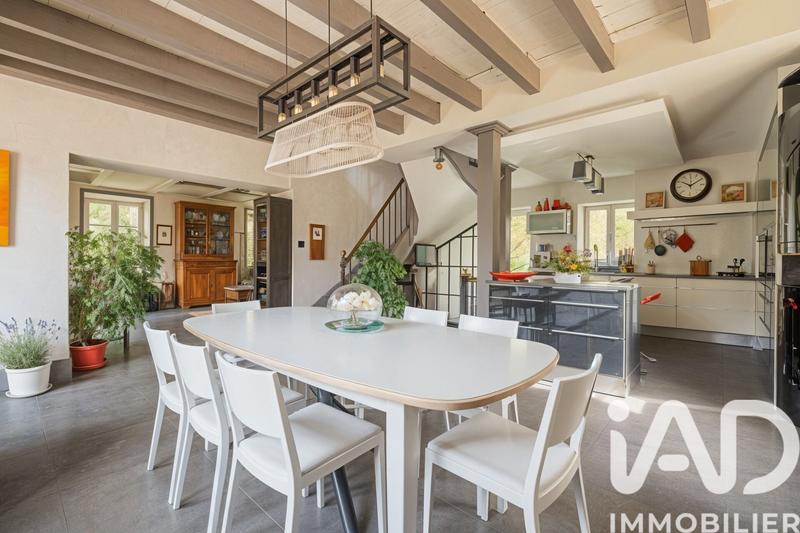 Maison - 231 m² - 10 pièces