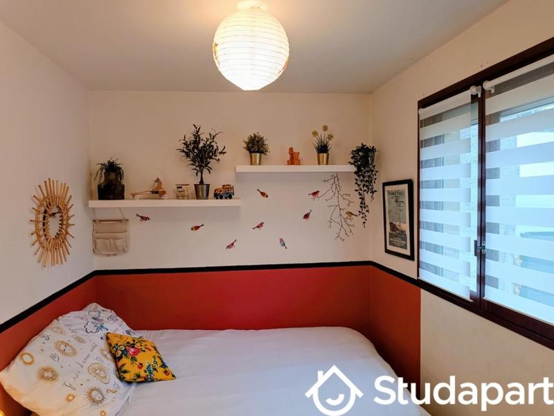 Chambre - 11 m² - 1 pièce