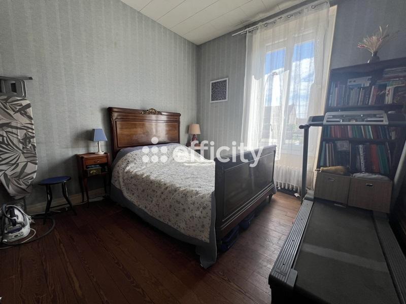 Maison ancienne - 177 m² - 10 pièces