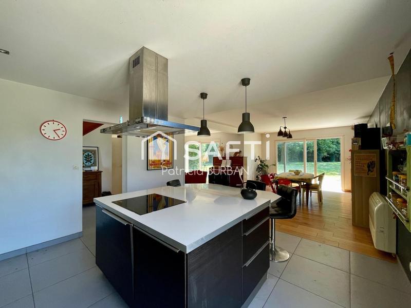 Maison - 157 m² - 7 pièces