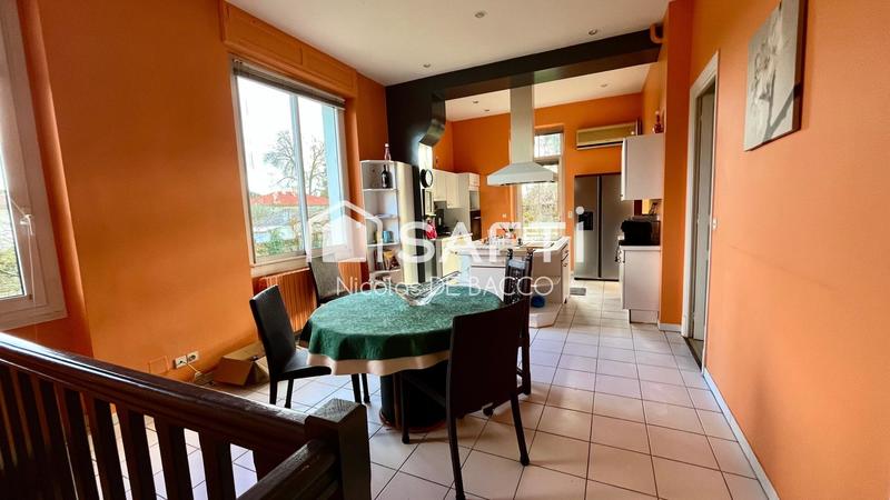 Maison - 253 m² - 10 pièces