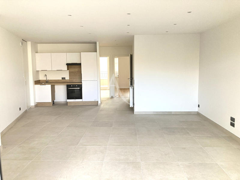 Appartement - 96 m² - 5 pièces