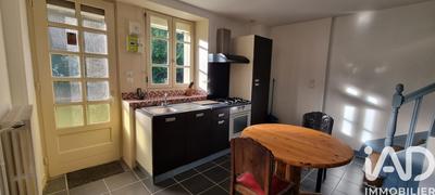 Maison - 99 m² - 6 pièces