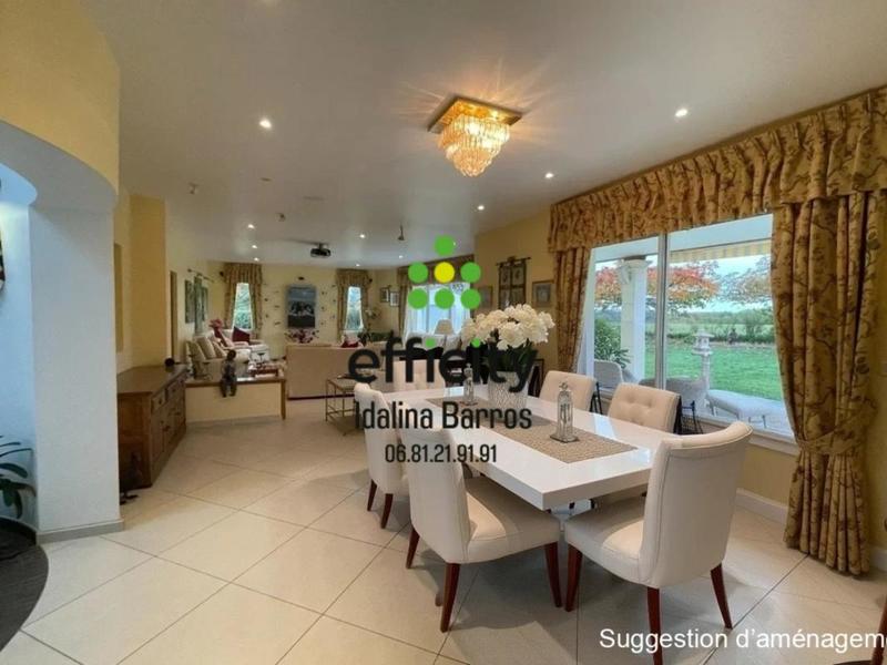 Pavillon - 267 m² - 10 pièces