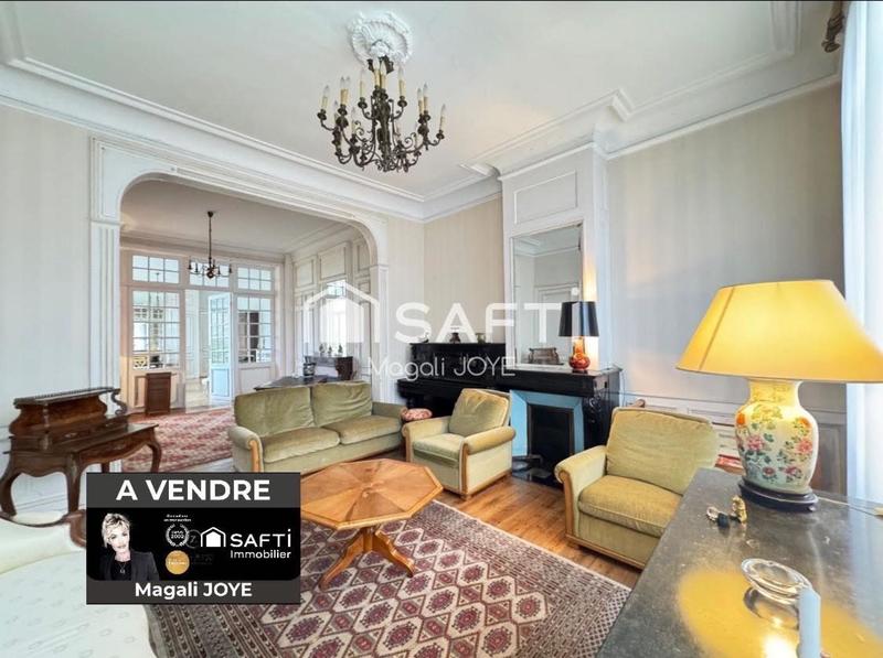 Maison de maîtres - 210 m² - 10 pièces