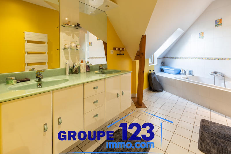 Maison - 286 m² - 7 pièces