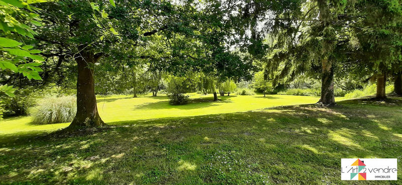 Maison - 230 m² - 7 pièces