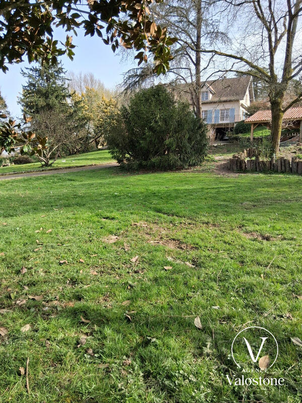 Maison - 205 m² - 5 pièces