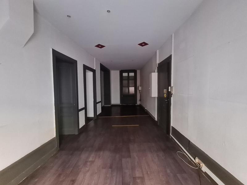 Bureau - 150 m² - 5 pièces