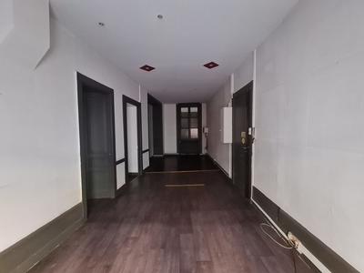 Bureau - 150 m² - 5 pièces