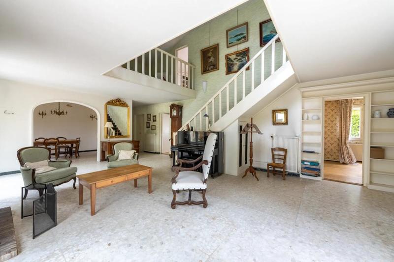 Maison - 250 m² - 7 pièces