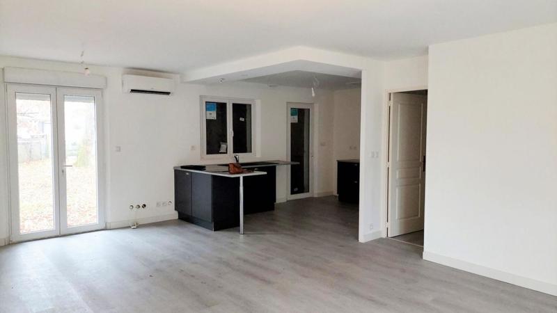 Maison - 93 m² - 4 pièces