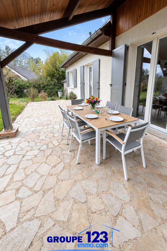 Maison - 251 m² - 8 pièces