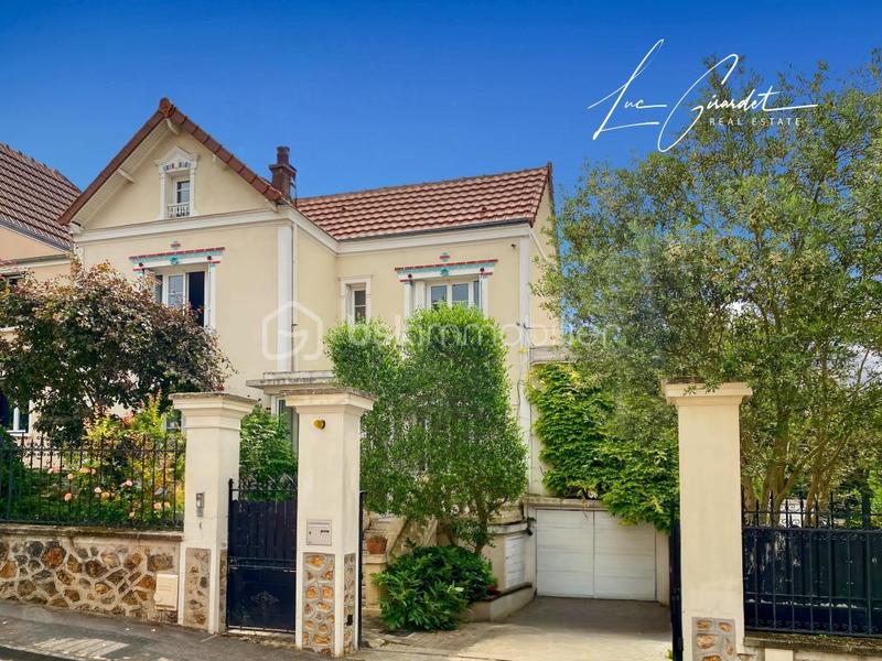 Maison traditionnelle - 170 m² - 6 pièces