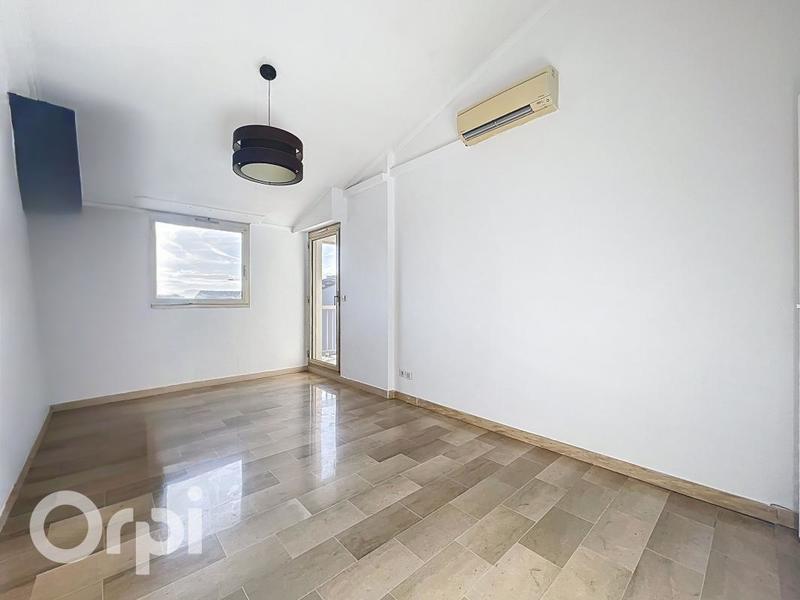 Appartement - 96 m² - 4 pièces