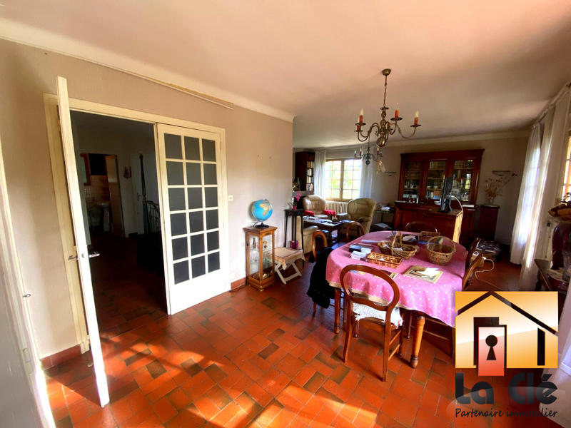 Maison - 218 m² - 7 pièces