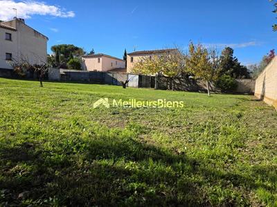 Terrain constructible - 600 m²