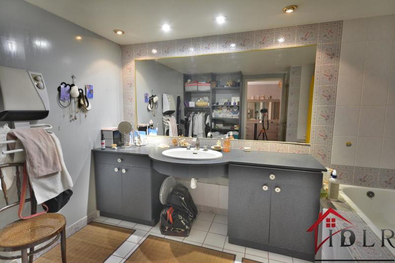 Fonds de commerce - Local commercial - 209 m²