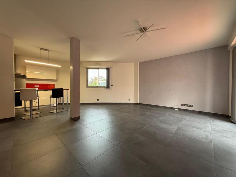 Appartement - 75 m² - 2 pièces