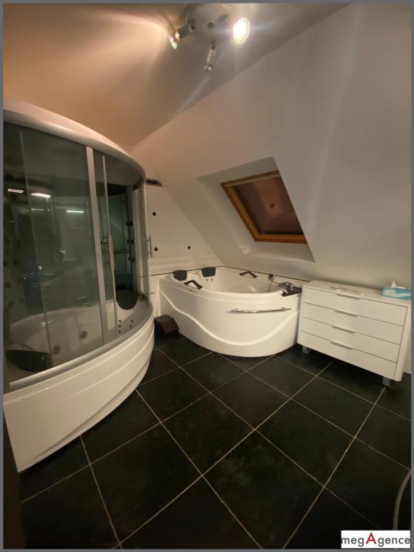 Maison - 210 m² - 5 pièces