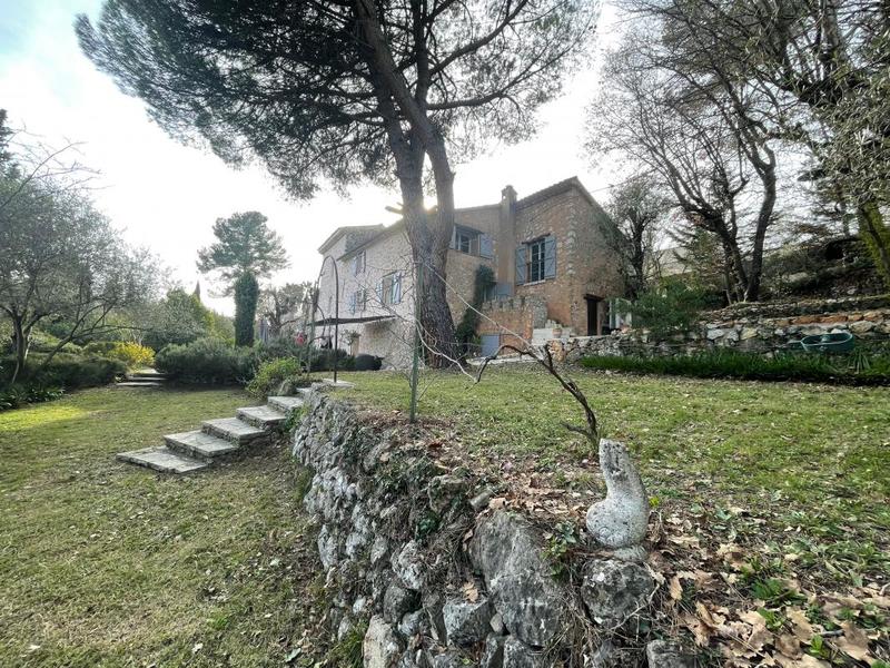 Mas - 258 m² - 8 pièces