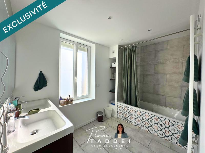 Maison - 90 m² - 5 pièces