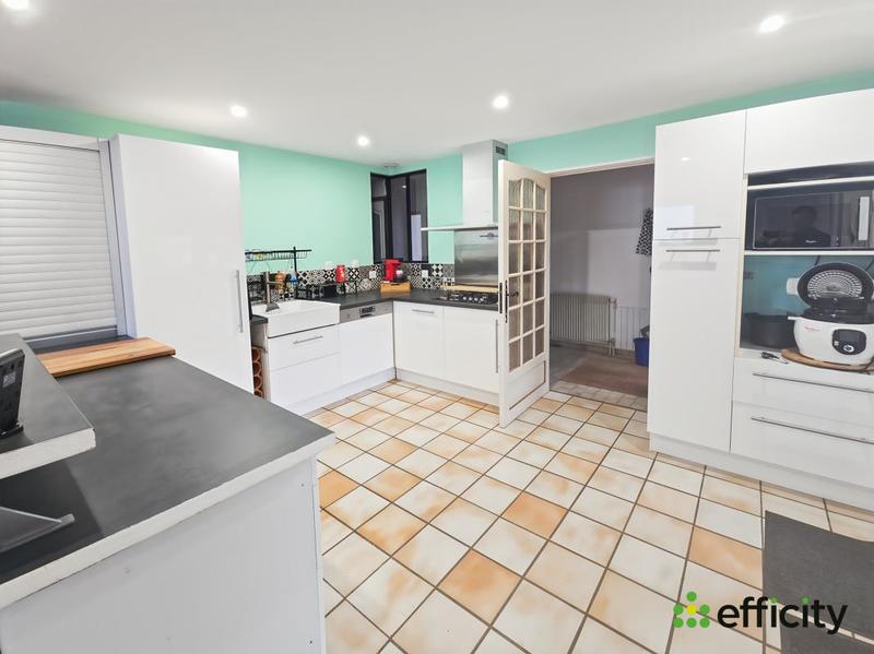 Maison - 200 m² - 6 pièces