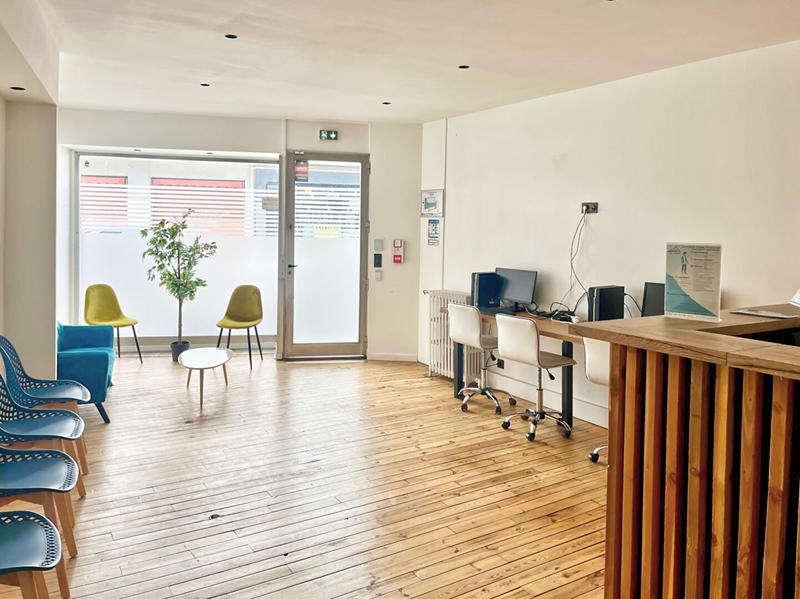 Local d'activités - 150 m² - 5 pièces