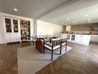 Maison - 251 m² - 6 pièces