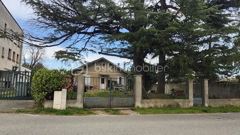 Immeuble - 900 m² - 30 pièces