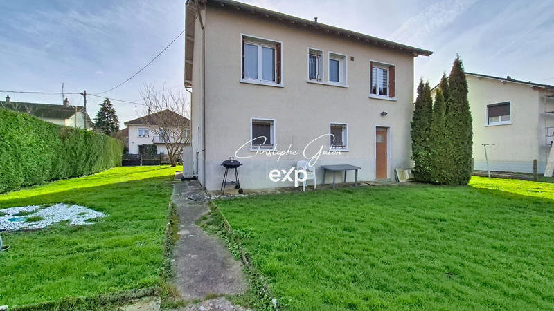 Maison traditionnelle - 82 m² - 4 pièces