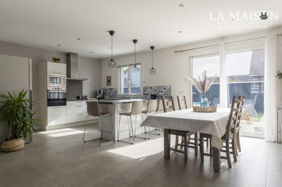 Maison traditionnelle - 160 m² - 7 pièces