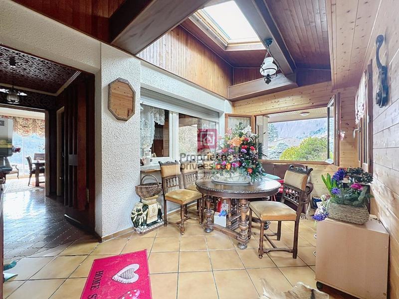 Maison - 323 m² - 7 pièces