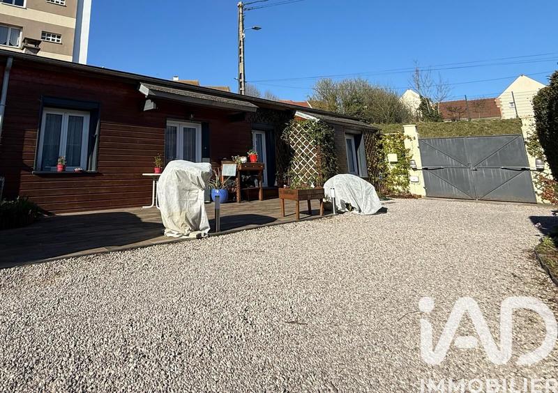 Maison - 104 m² - 4 pièces