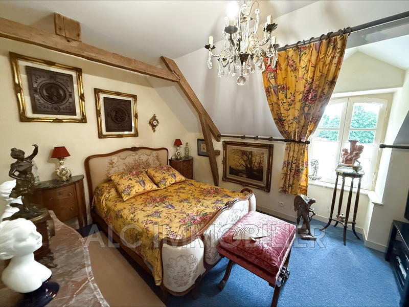 Propriété - 469 m² - 12 pièces