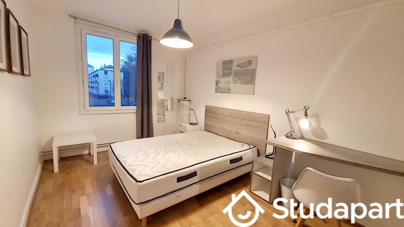 Chambre - 13 m² - 1 pièce