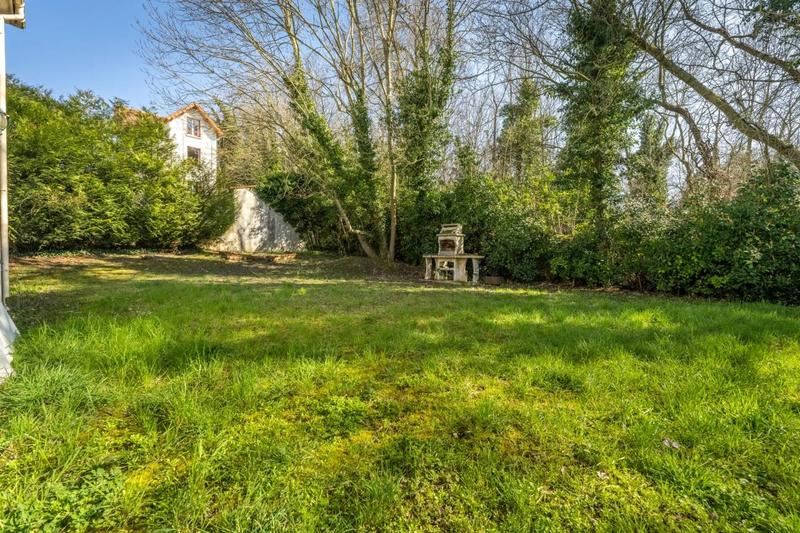 Maison - 220 m² - 7 pièces