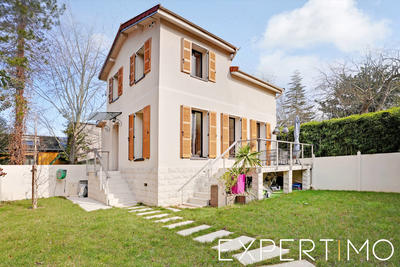 Maison - 93 m² - 4 pièces