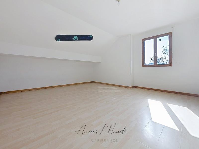 Appartement - 209 m² - 6 pièces