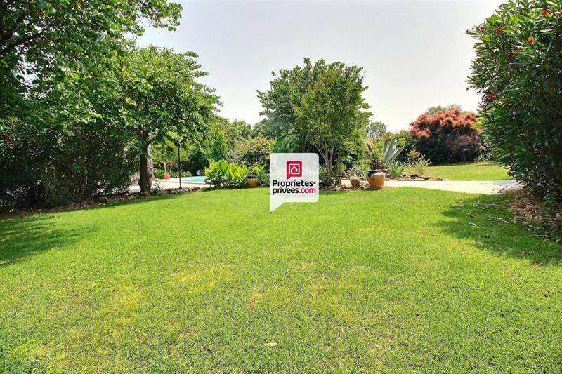 Maison - 230 m² - 8 pièces