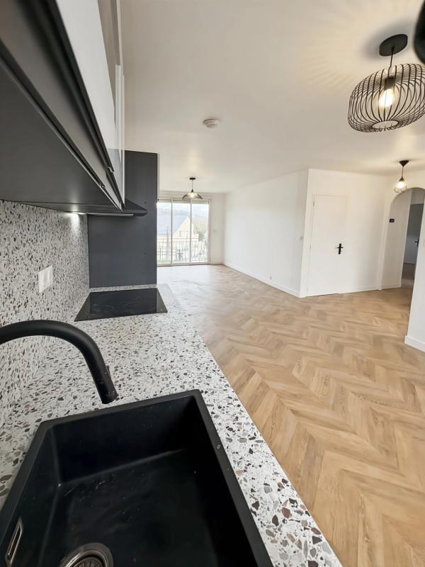 Maison - 87 m² - 5 pièces