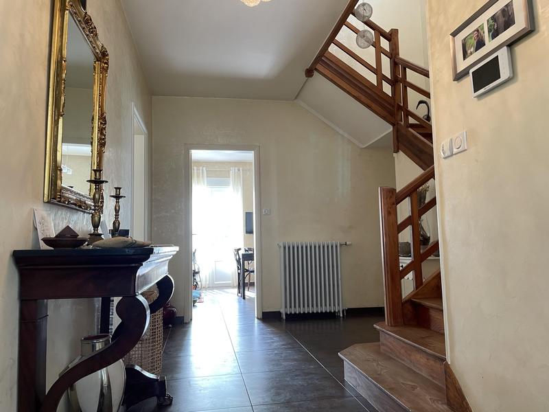 Villa - 180 m² - 8 pièces