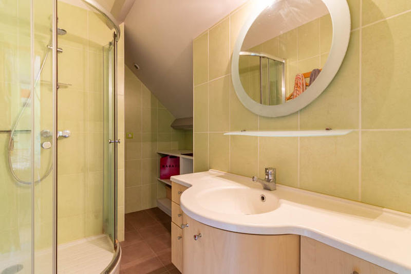 Maison - 300 m² - 8 pièces