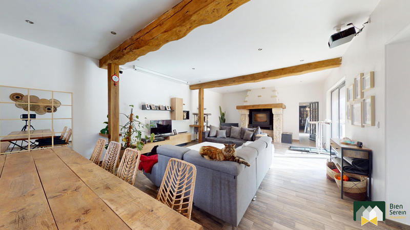 Maison - 223 m² - 8 pièces