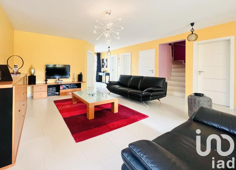 Maison - 180 m² - 8 pièces