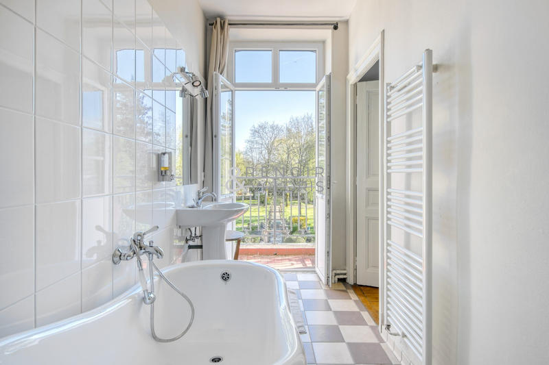 Mas - 432 m² - 8 pièces