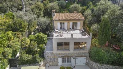 Villa - 233 m² - 6 pièces